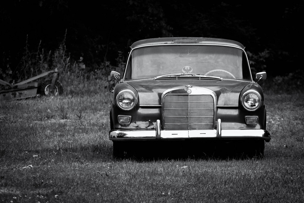 old-benz-in-field