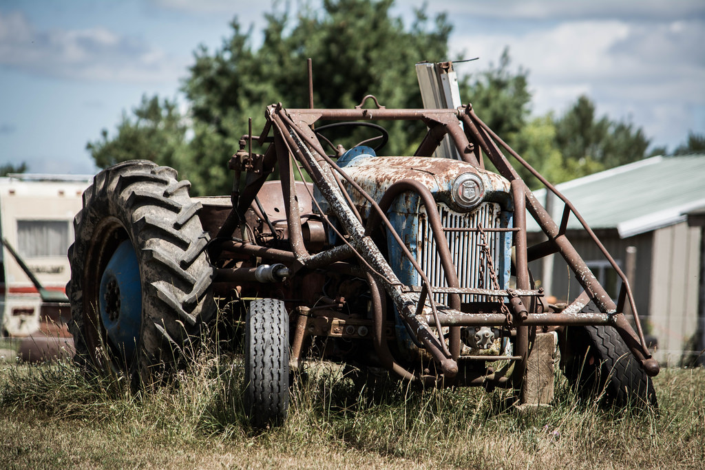 old-ford-tractor