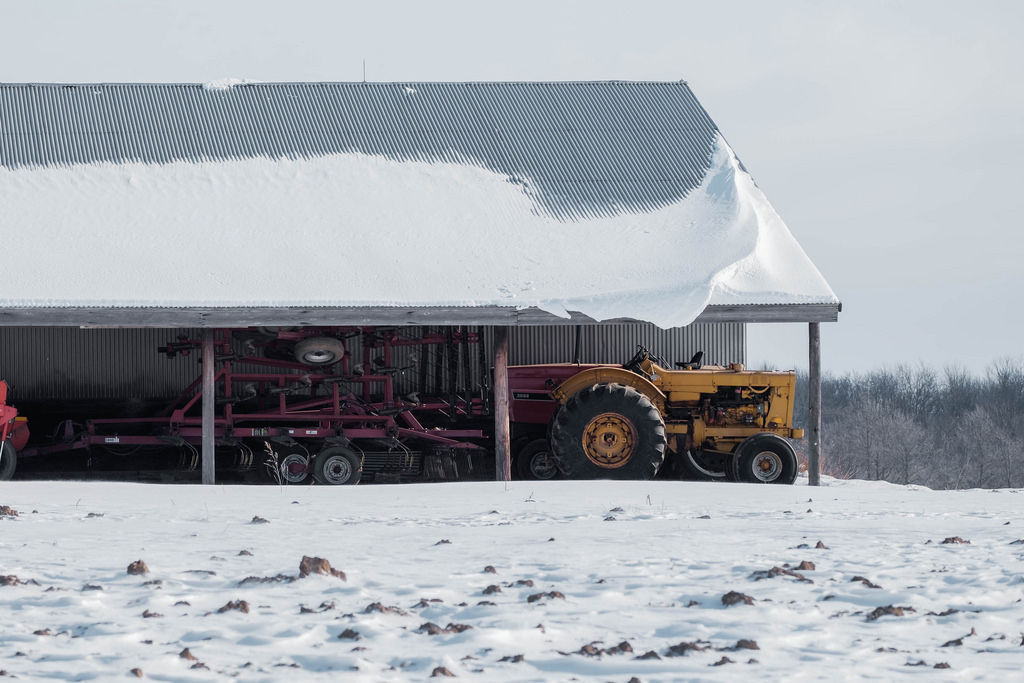 tractor_under_roof