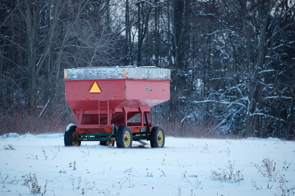 wagon-in-snow